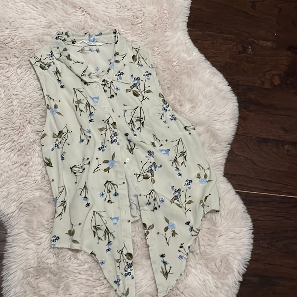 Button up floral H&M kids shirt.